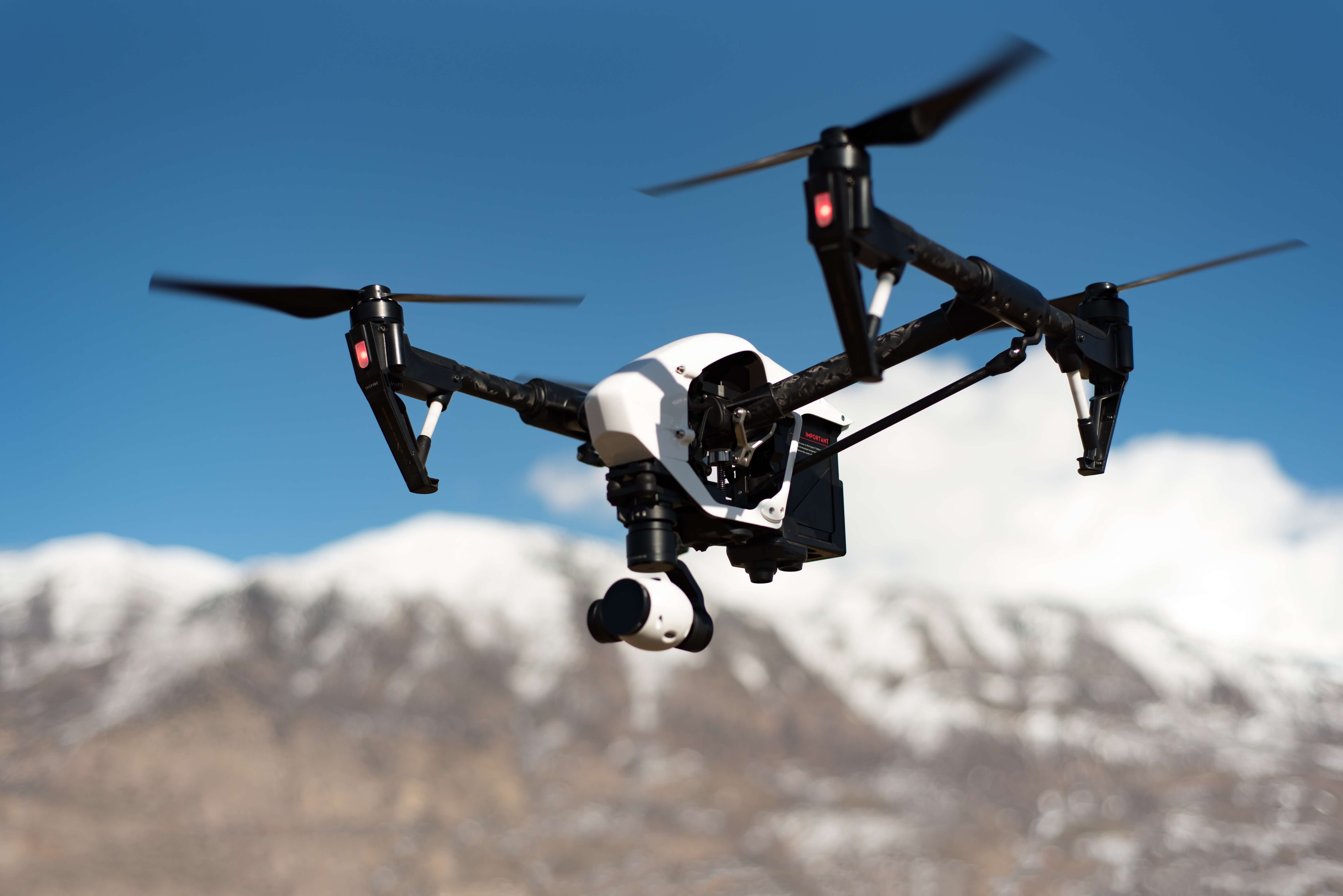 Drohnen fliegen mit Algorithmus