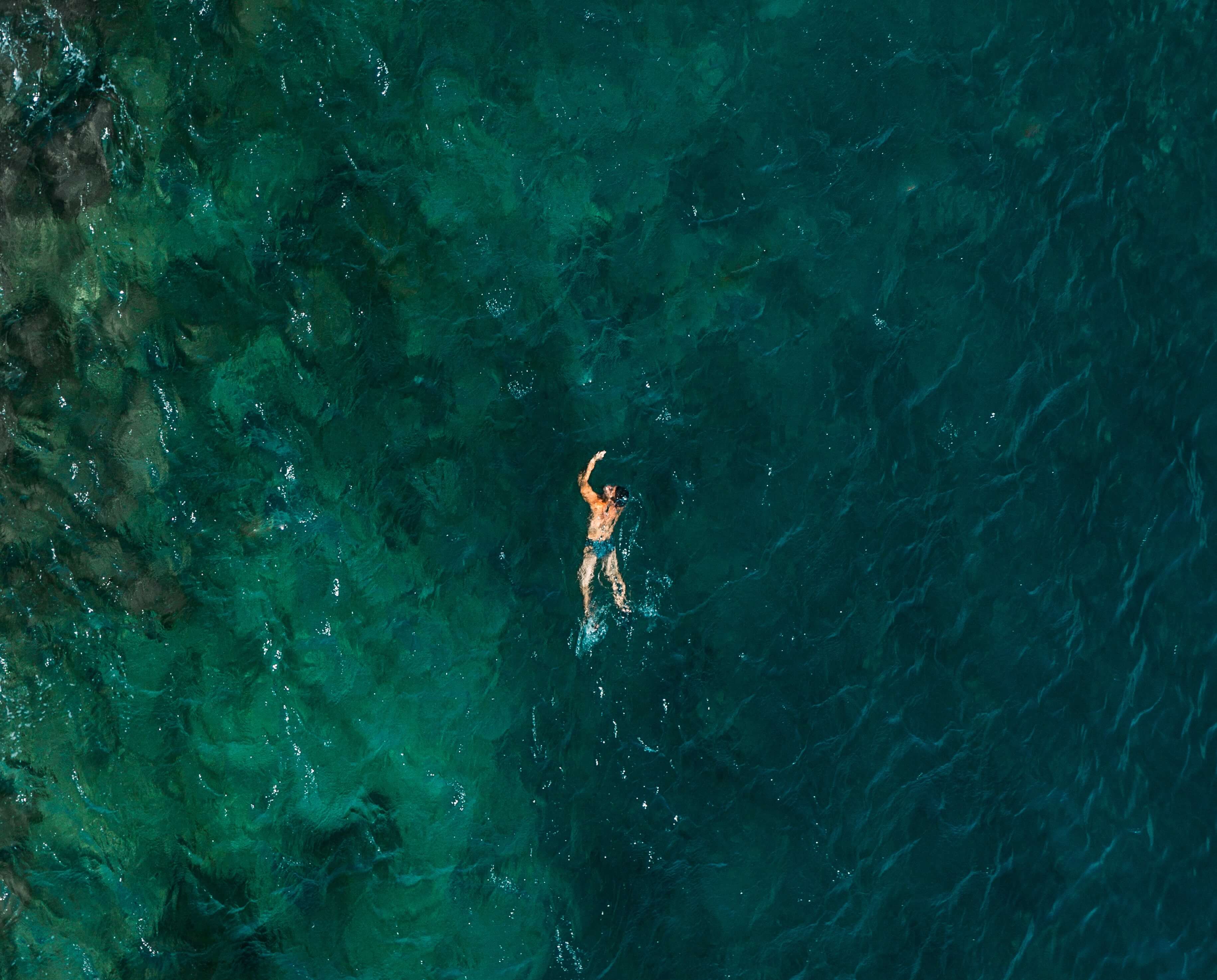 drohne rettet schwimmer symbolbild 1