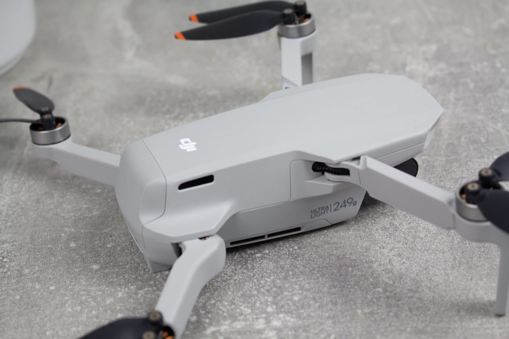 dji mini 2 nah seitlich